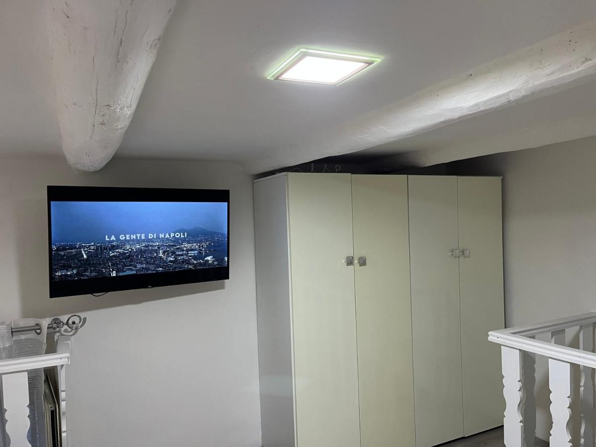 Bryan Home Napoli Bagian luar foto