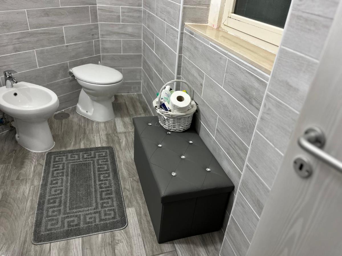 Bryan Home Napoli Bagian luar foto